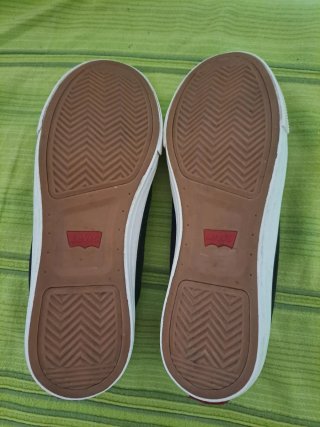 Zapatillas de lona Levis.