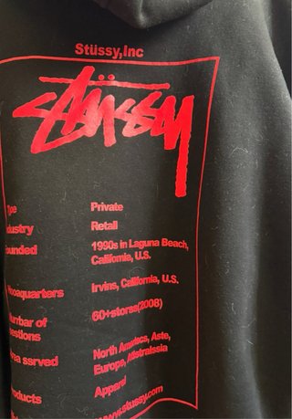 Sudadera Stussy Negra con Logo Rojo Talla L