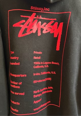 Sudadera Stussy Negra con Logo Rojo Talla L