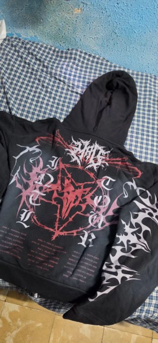 Sudadera BoohooMAN Gótica Negra y Gris