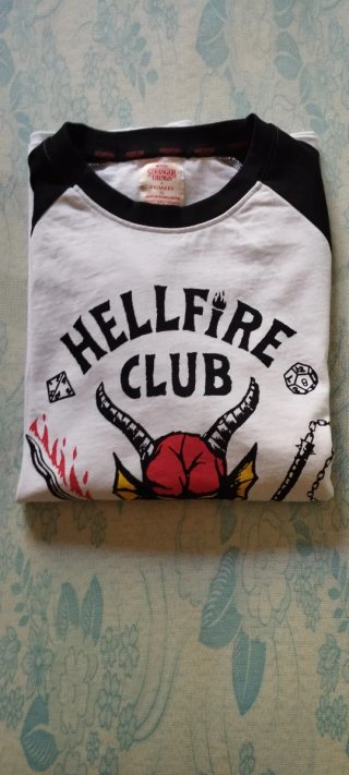 Camiseta Hellfire Club Strangers Things manga larg