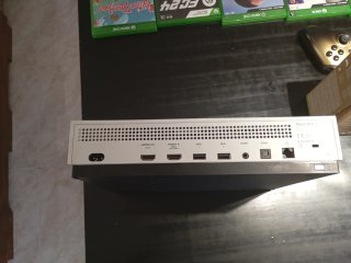 Xbox One S 1TB + Mando Dorado + Juegos FIFA