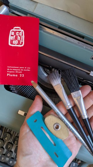 Máquina de escribir Olivetti Pluma 22