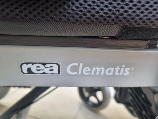 Silla de ruedas basculante. Invacare Rea Clematis