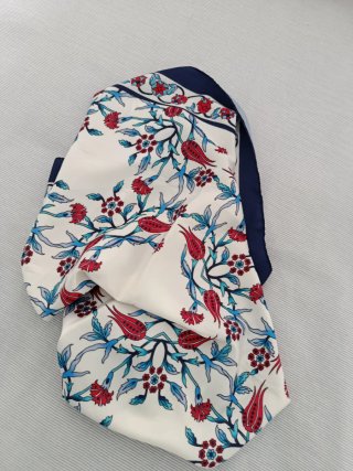 Pañuelos de seda con estampado floral