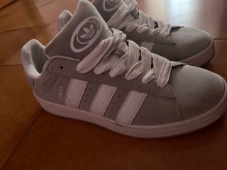 Adidas Campus grigie e bianche
