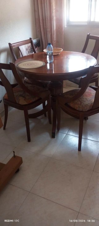Cama y mesa auxiliar madera/metal