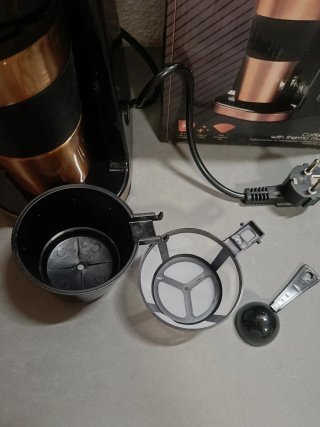 Cafetera Bestron Negra y Cobre