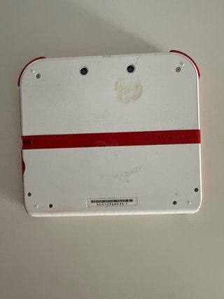 Nintendo 2DS Blanca y Roja + Cargador