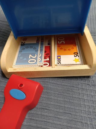 Caja registradora de madera con accesorios