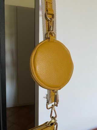 Borsa a tracolla gialla con portamonete