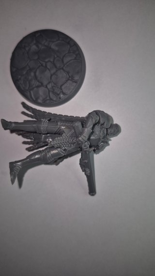 Trench Crusade Court Seven-Headed Serpent, peanas