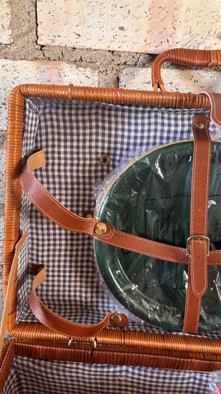 Cesta de picnic de mimbre y bambú
