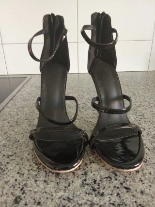 Zapatos de tacón negros
