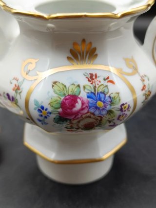Tetera de porcelana pintada a mano