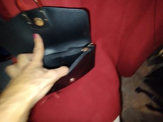 Bolso negro con cierre metálico