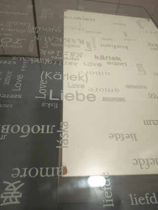 Escritorio mesa cristal con diseño palabras