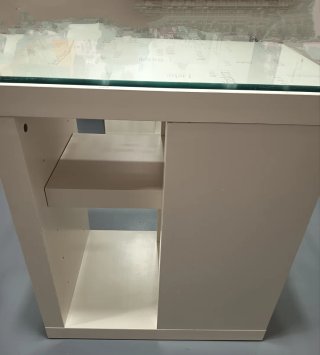 Escritorio mesa cristal con diseño palabras