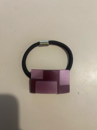 Elastico per capelli viola con inserto metallico