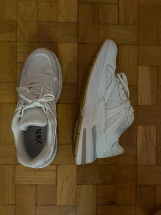 Zapatos Zara blancos y grises poco uso