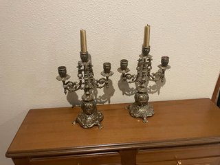 Candelabros antiguos de metal