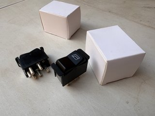 BOTONES MERCEDES 190 W126 ELEVALUNAS 2 UDS