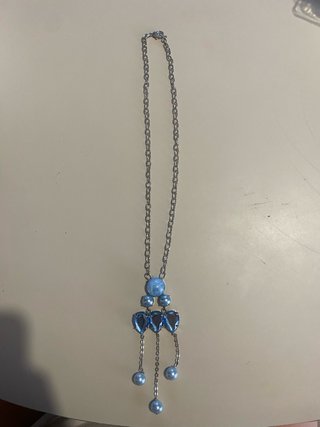 Collana bigiotteria con pendente blu