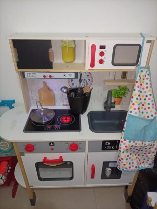 Cocinita de madera infantil