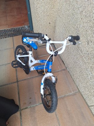 Bicicleta infantil Monty estrellas