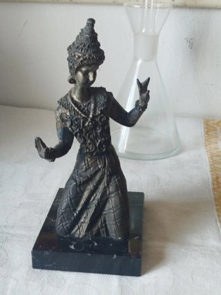 Figura Geisha Base Mármol