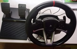 Volante y Pedales Hori para PS4 y PS5