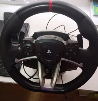 Volante y Pedales Hori para PS4 y PS5