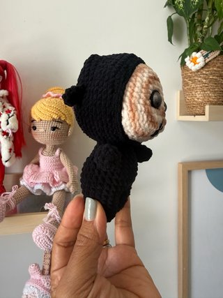 Amigurumi Muñeco Negro Cara Beige (llavero)