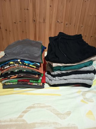 20 Camisetas Verano Talla XS y 9 Pantalones Cortos