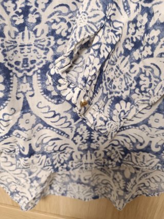 Blusa Zara Estampada Azul y Blanca