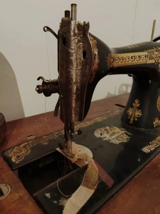 Máquina de coser Singer antigua