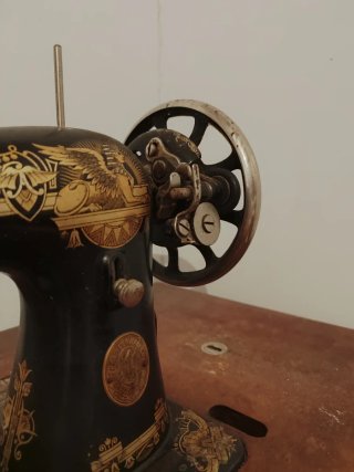 Máquina de coser Singer antigua