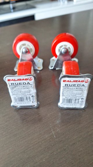 Pack 4 Ruedas Giratorias Rojas