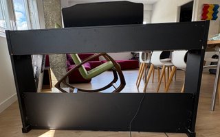 Piano digital Roland RP102 - mueble y 3 pedales