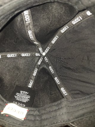 Cappello Gucci nero monogram GG