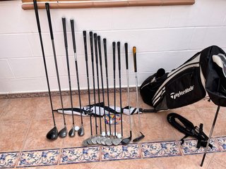 Bolsa de golf TaylorMade con 13 palos