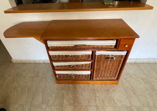 Mueble auxiliar con cestas y cajón. Mueble plancha