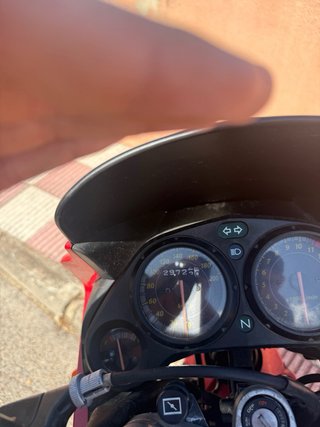 Moto Deportiva Roja