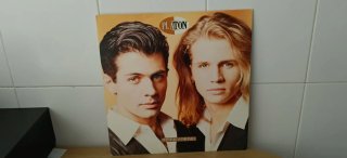 Vinilo Eighth Wonder Fearless, se venden juntos.