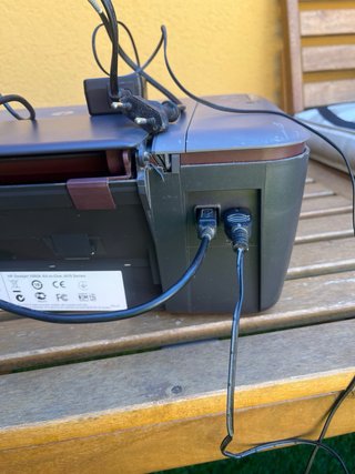 Impresora multifunción HP Deskjet 1050 Buen estado