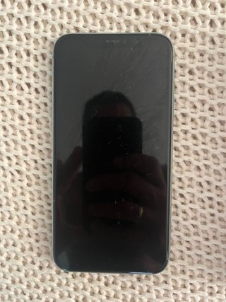 iPhone 11 Verde 64GB - 70% Batería