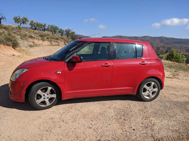 Suzuki Swift 2006 - foto 1