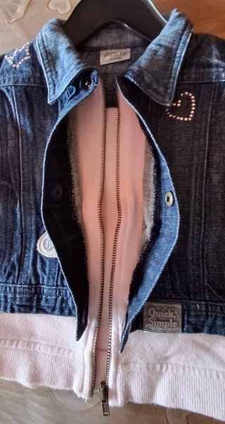 Felpa bambina rosa e jeans