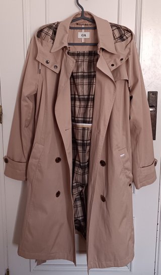 Gabardina C&A Beige con Capucha