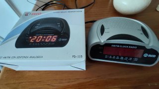 Radio Reloj Despertador Elco PD-115 AM/FM